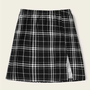 Romwe black & white split hem plaid mini skirt